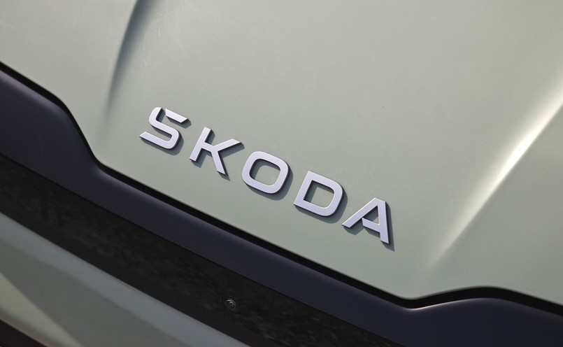 Skoda z nowym logo zamiast strzały na masce
