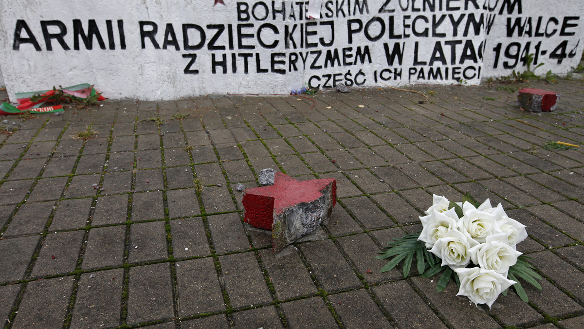 Pomniki radzieckich żołnierzy zbezczeszczone w Szczecinie
