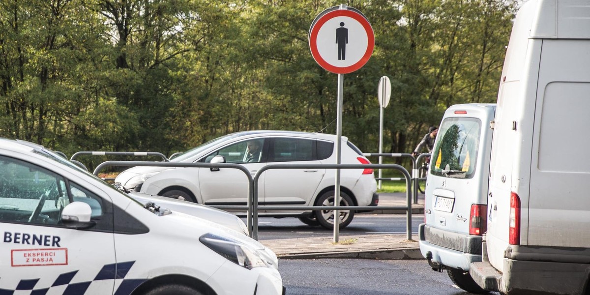 Zlikwidowali przejście dla pieszych na ul. Hlonda w Poznaniu