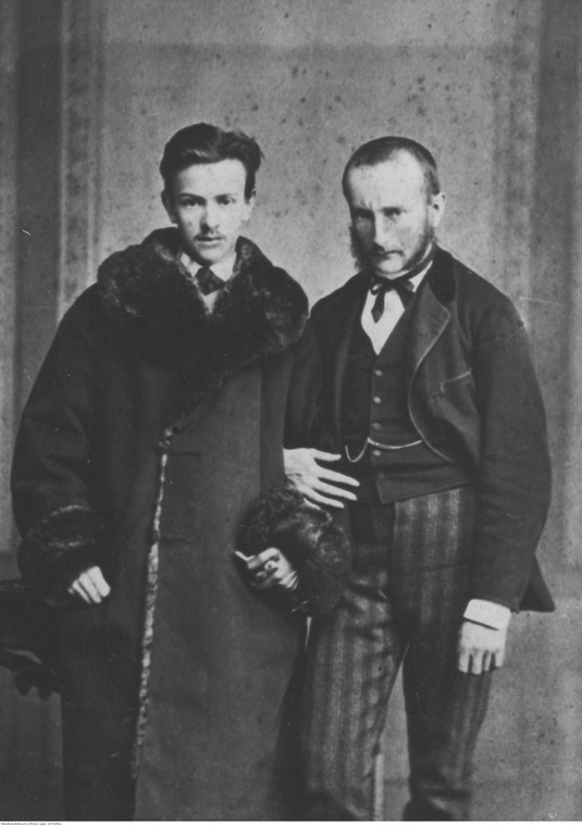 Jacek Malczewski (po prawej) w towarzystwie nierozpoznanego mężczyzny
