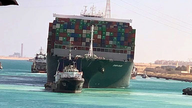 Wznowiono żeglugę na Kanale Sueskim. Ever Given odholowany