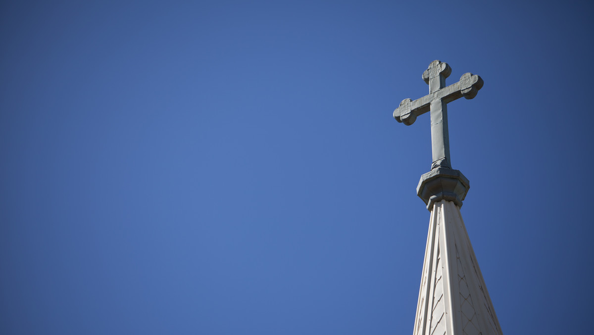 Trzech mieszkańców powiatu wyszkowskiego, podejrzanych o dokonanie serii włamań do plebanii na terenie całego kraju trafiło do aresztu. Złodzieje nie oszczędzali niczego, zabierali nawet alkohol. Grozi im za to do 10 lat pozbawienia wolności. Poszkodowane parafie znajdowały się na terenie województw lubelskiego, mazowieckiego, kujawsko-pomorskiego i pomorskiego.