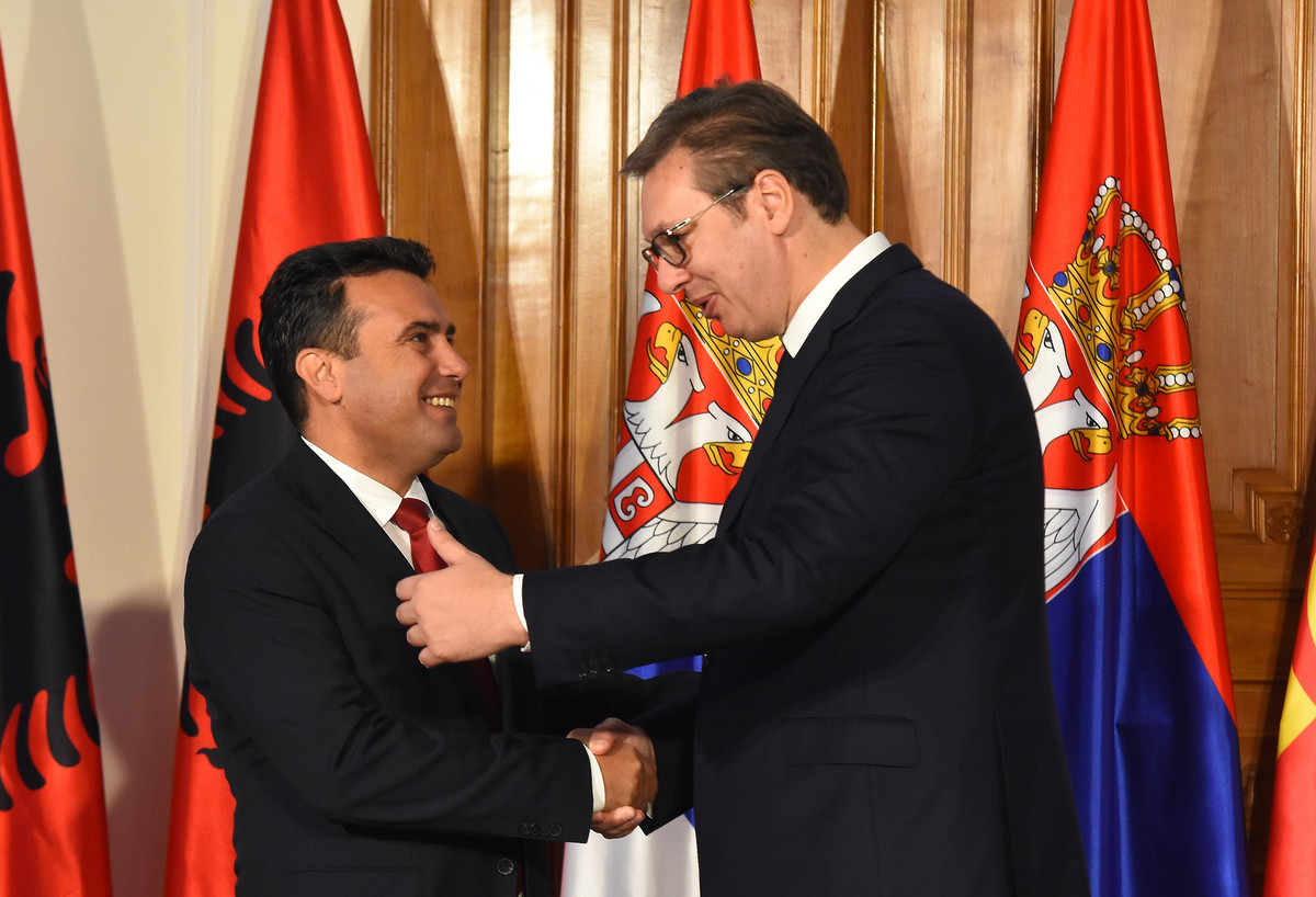 Zaev poklonio Vučiću ikonu svetog Pantelejmona