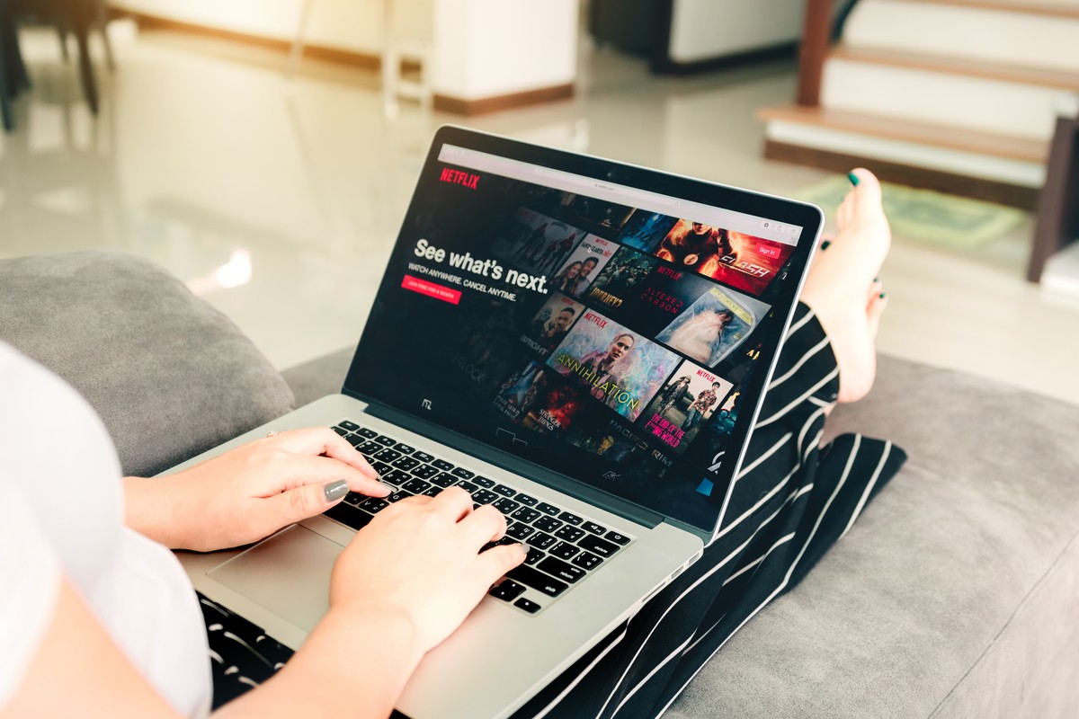 "One Piece", "Misja Stone", nowe odcinki seriali "Heartstopper", "Prawnik z lincolna" czy "Śmiertelne pożądanie" - to część sierpniowych premier Netflixa