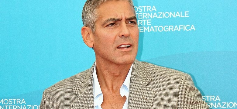 Ale numer! George Clooney spotyka się z... wrestlerką!