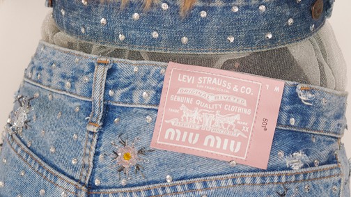 A Miu Miu márkával közös upcycling kollekciót álmodott meg a Levi's