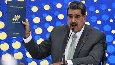 Nicolas Maduro, prezydent Wenezueli, który chce być Putinem Ameryki Południowej. "Zaprezentował nową mapę swojego kraju"