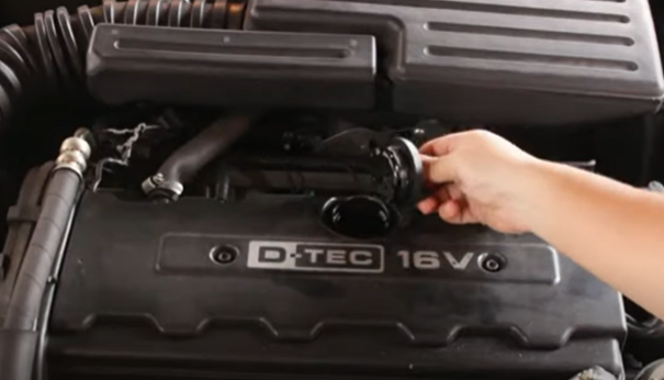 Krátke mestské trasy bez dosiahnutia prevádzkovej teploty spôsobujú kondenzáciu vlhkosti v oleji. Motor trpí koróziou a zanáša sa výfukový systém. 