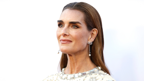 Az 59 éves Brooke Shields bikinis fotói szürreálisan gyönyörűek, a színésznő bomba formában van
