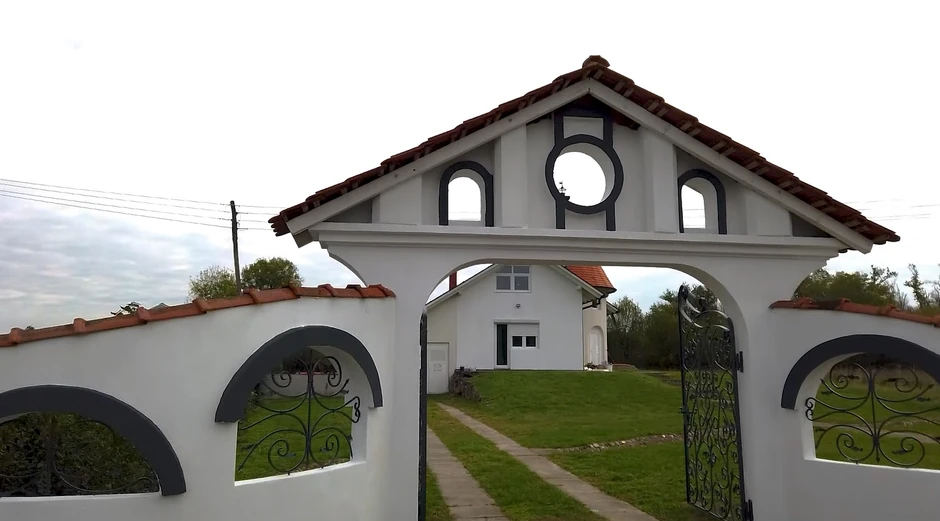 Komšije Miloša Bojanića progovorile o pevaču: "Njegovi vršnjaci ga ne vole"