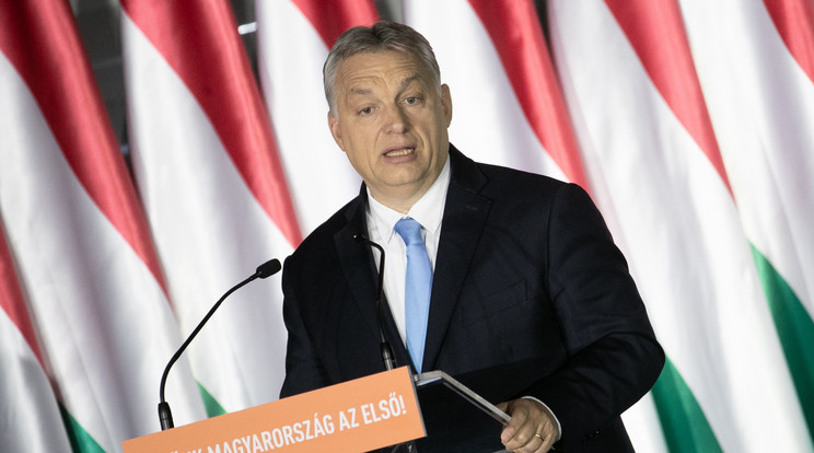 Orbán Viktor közösségi oldalán írta ki a versikét /Fotó: Zsolnai Péter