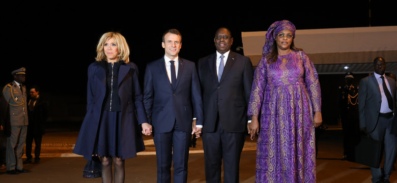 64-letnia Brigitte Macron w krótkiej sukience spotkała się z pierwszą damą Senegalu