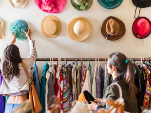 Second Hand September: 5 tipp, hogy hogyan vásárolj fenntarthatóan és stílusosan a használt ruhák világában