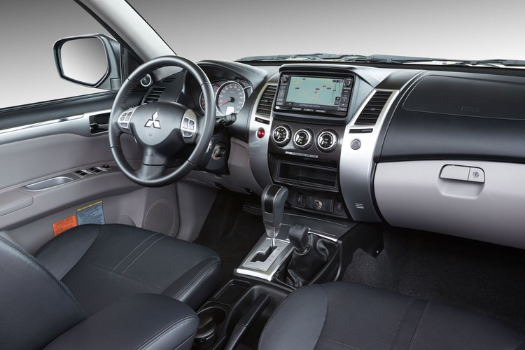 Mitsubishi pajero sport