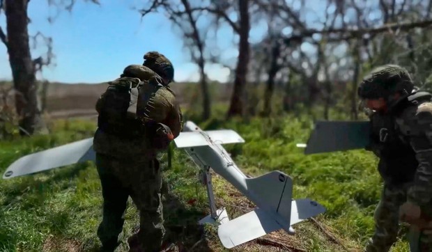 Ilustracija: Ruska vojska lansira dron na nepoznatoj lokaciji u Ukrajini 