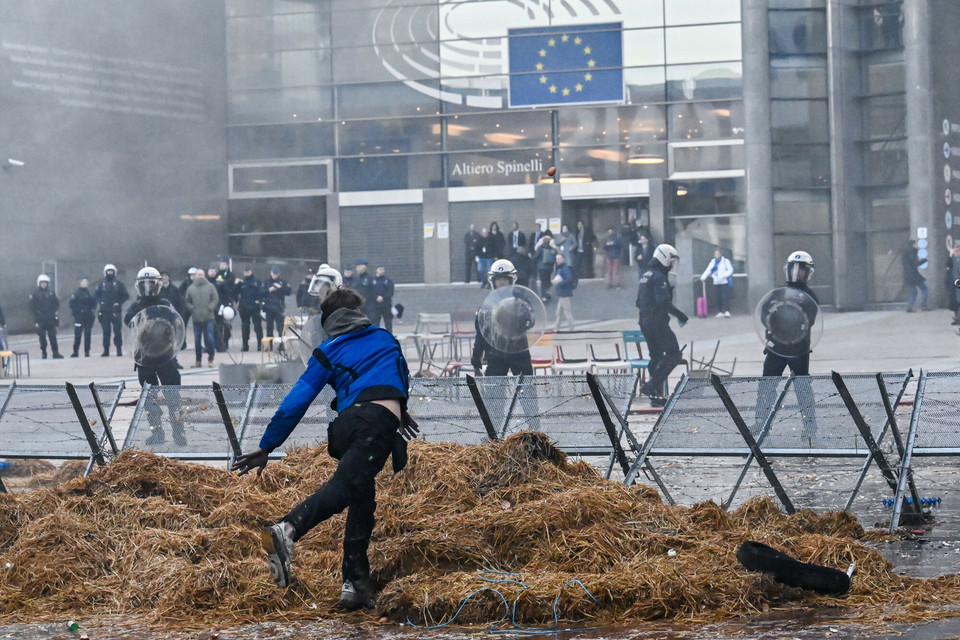 Rolnicy starli się w Brukseli z policją