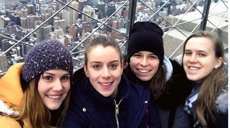 Heidum 
(balról), Kónya, Jászapáti és
Bácskai az
Empire
State 
Building
tetején /Fotó: Instagram