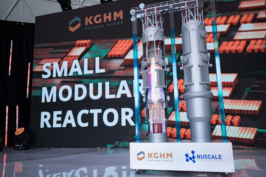Model małego reaktora jądrowego w technologii opracowanej przez NuScale Power.