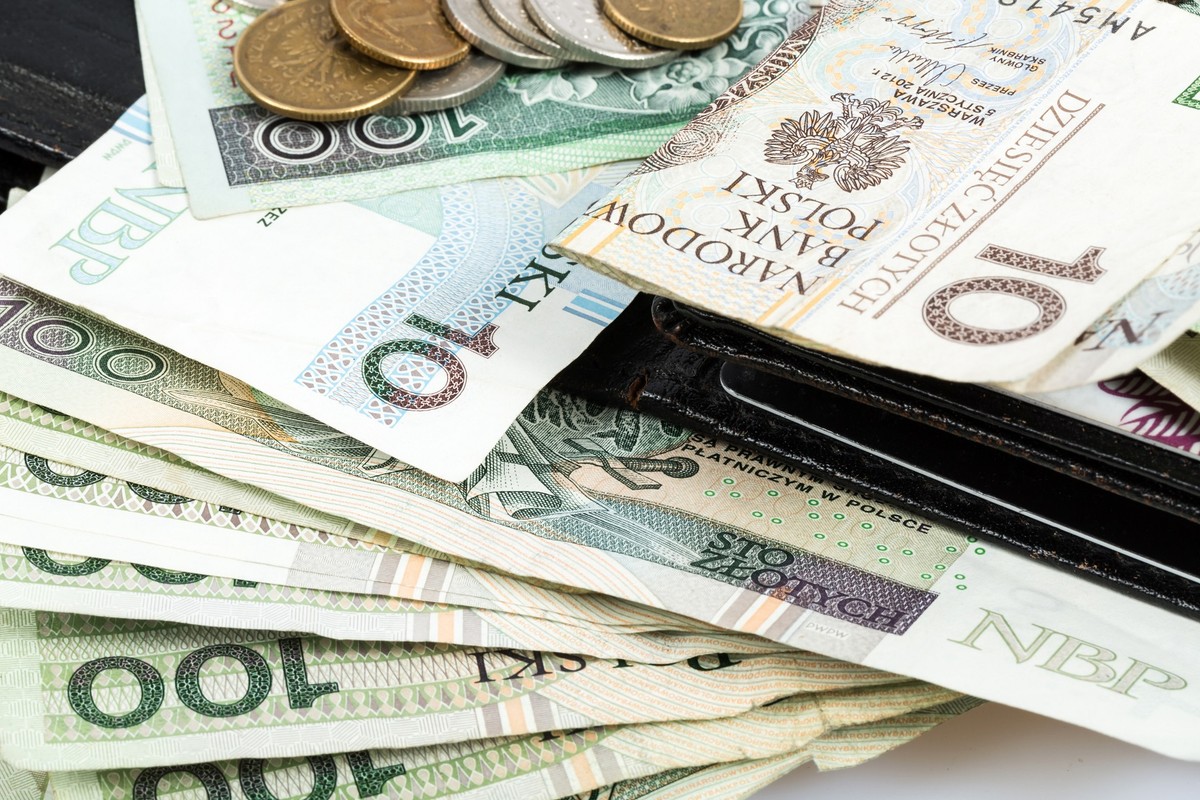 Osoby pobierające rentę rodzinną mogą obecnie liczyć na dodatkowe 620 złotych miesięcznie.