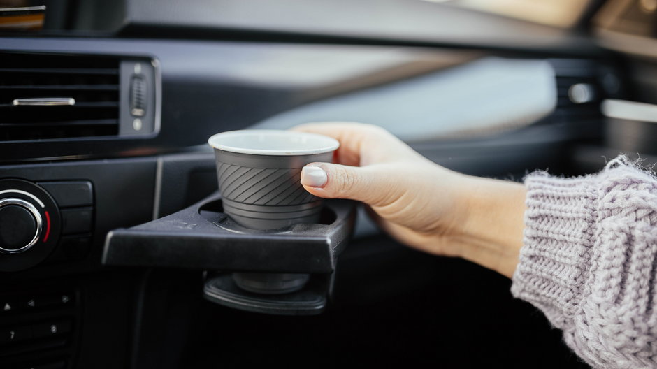 Kawa w samochodzie