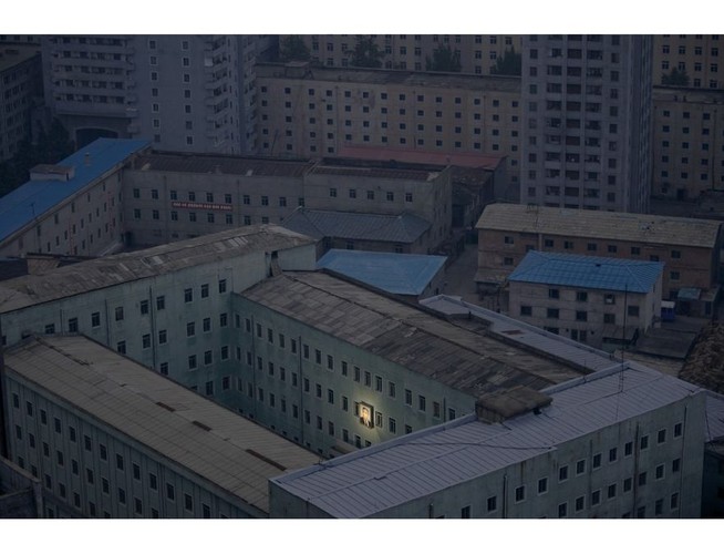 Korea Północna, zdjęcie Kim Dzong Ila - pierwsze miejsce w kategorii 'Życie codzienne' - zdjęcie pojedyncze, autor: Damir Sagolj