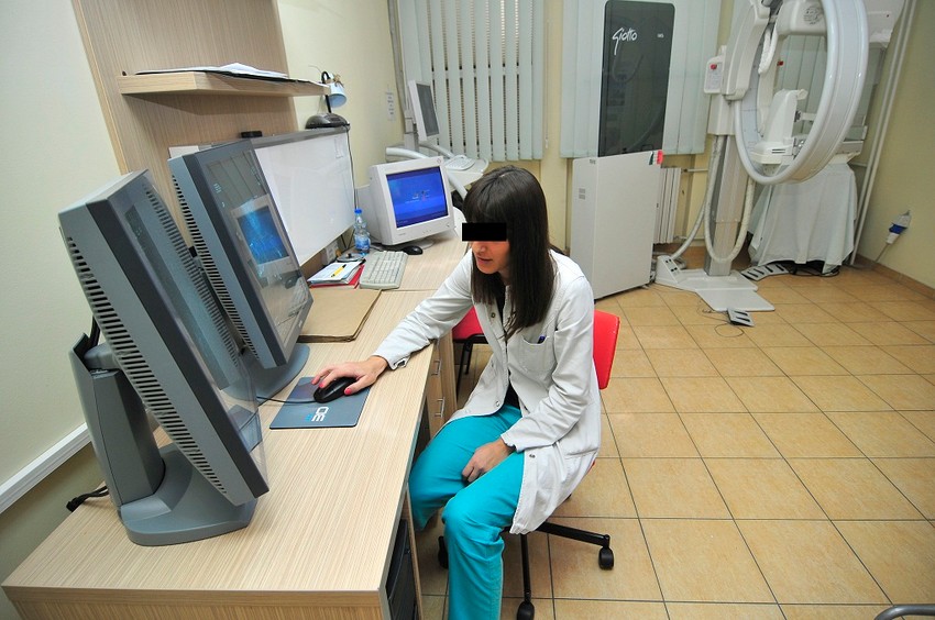 U Domu zdravlja objašnjavaju da devet radiloga nije dovoljno, ali da ipak hitne slučajeve rešavaju istog dana