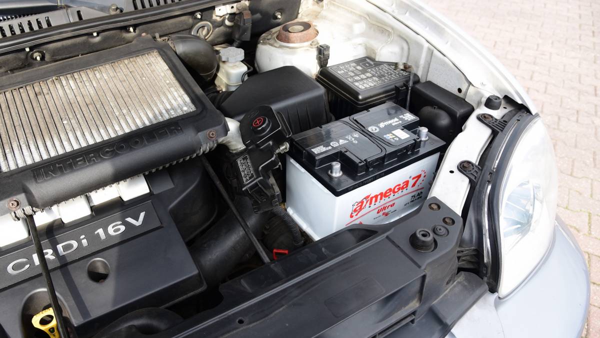 Akumulator musi być odpowiednio dobrany do auta i do warunków, w jakich ono pracuje. Warunkiem jego długowieczności jest też sprawna instalacja elektryczna samochodu