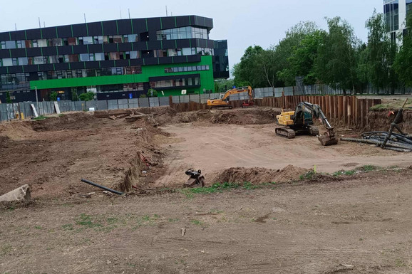 PRVE SLIKE SA GRADILIŠTA U NIŠU NA KOJEM JE PRONAĐENA BOMBA Stanari se evakuišu iz okolnih ulica, evo šta je sve policija naložila (FOTO)