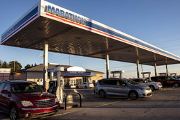 W USA rekordowe ceny benzyny w szczytowym okresie weekendowych podróży