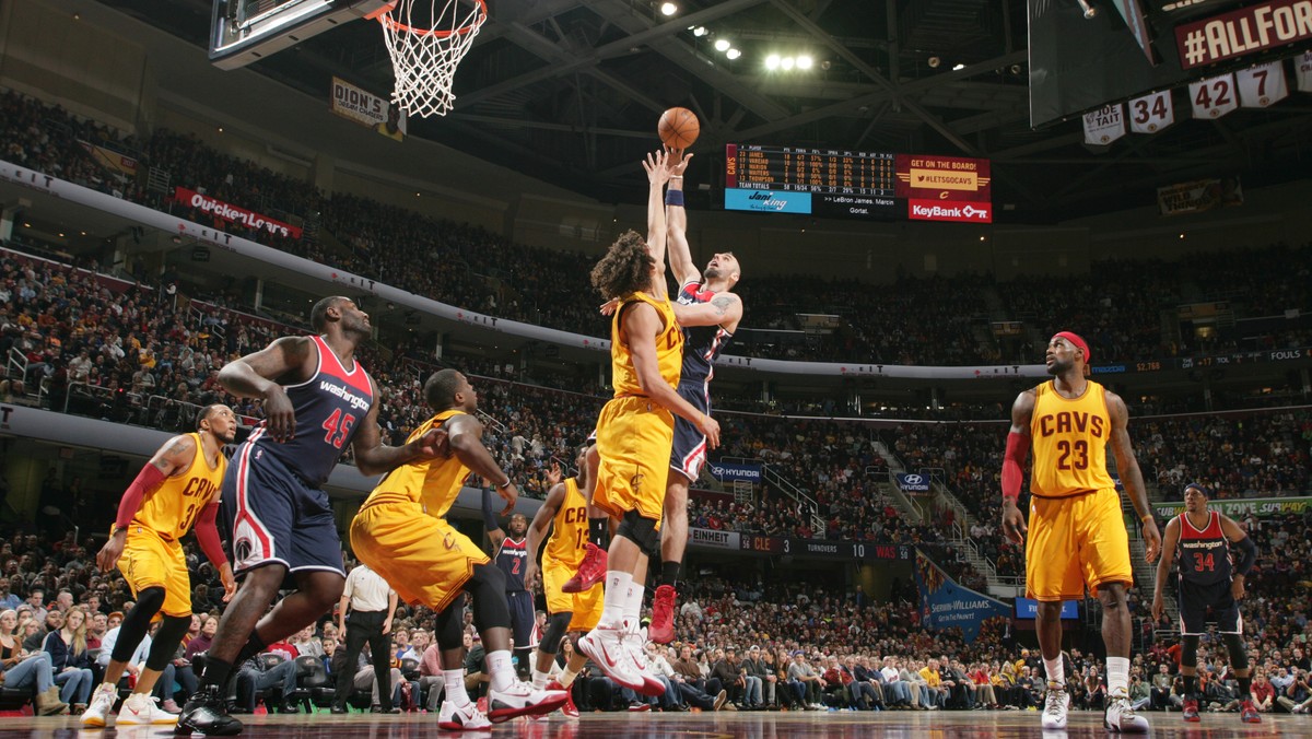 Drugi w tym sezonie pojedynek Washington Wizards z Cleveland Cavaliers zakończył się wysoką porażką Czarodziejów 87:113. Marcin Gortat zdobył 12 punktów i miał dwie zbiórki. To druga porażka Wizards z rzędu.