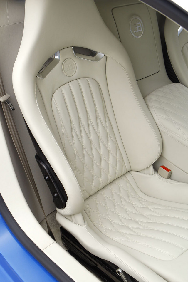Genewa 2009: Bugatti Veyron Bleu Centenaire – stulecie w niebieskim