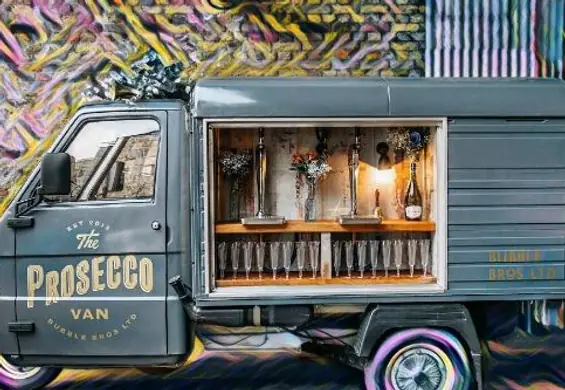 Food truck serwujący prosecco. Kiedy "Prosecco Van" zawita nad Wisłę? Chcielibyśmy