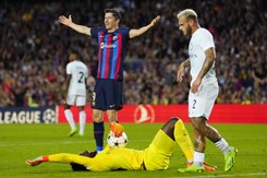 Lewandowski nie zwiódł. Pique, Busquets, Alba - 'święte krowy' w Barcelonie