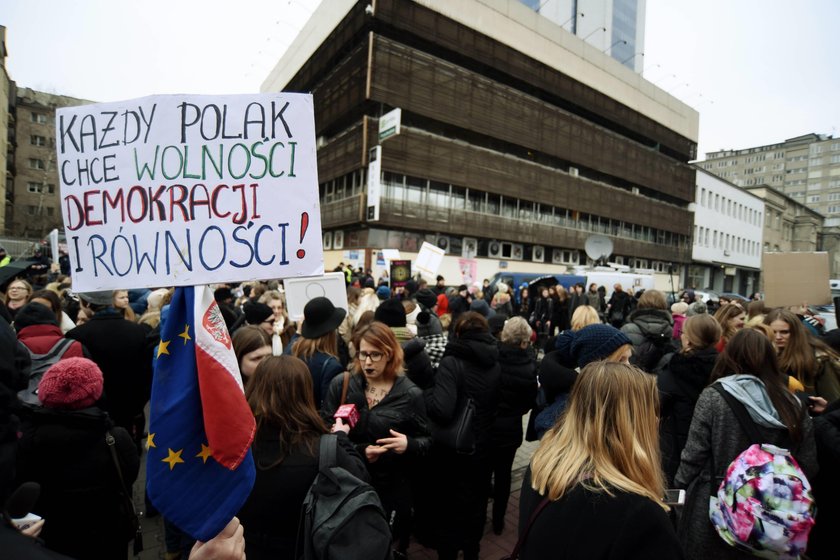 Protest przed siedzibą PiS