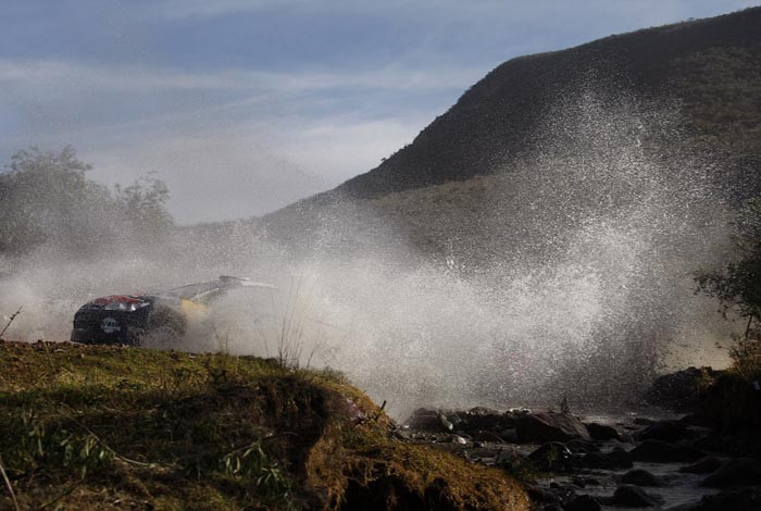 Rajd Meksyku 2010: faworyci za Petterem Solbergiem - Loeb ucieka, Hirvonen próbuje gonić (relacja z 2. etapu)