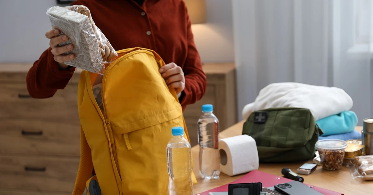 Co powinno znaleźć się w plecaku ewakuacyjnym? Rząd podpowiada i zachęca, aby być przygotowanym na wszystko