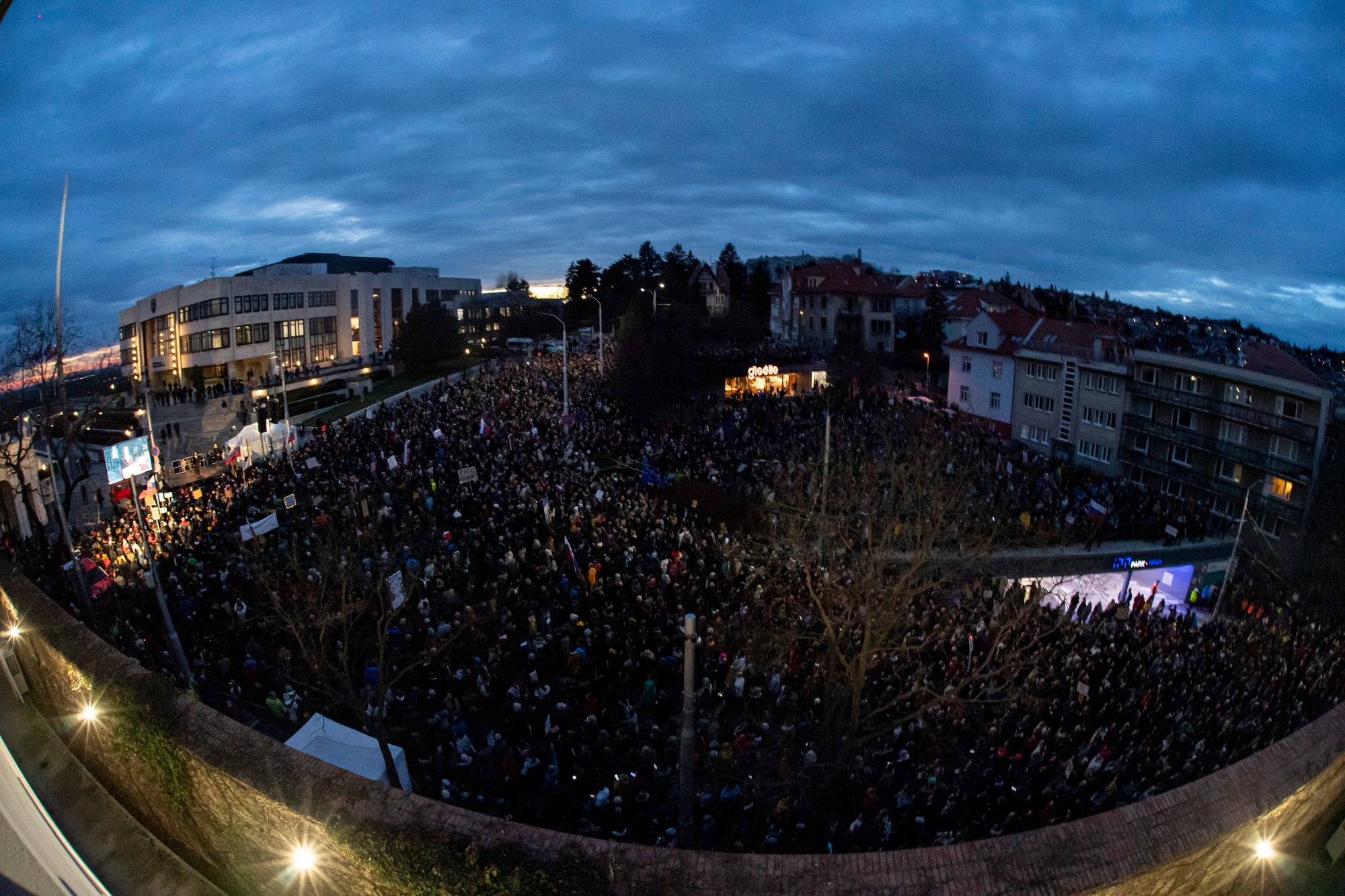 Protestné zhromaždenie SaS, PS a KDH v Bratislave.