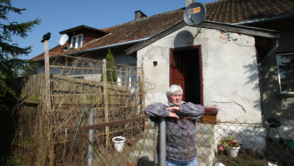 Do końca marca rodziny Głowackich i Moskalików z Nart dostały czas na opuszczenie gospodarstwa, należącego do mieszkającej w Niemczech Agnes Trawny. Jedna z rodzin już ma klucze do nowego lokum, druga zastanawia się nad zaproponowanym jej lokalem socjalnym.