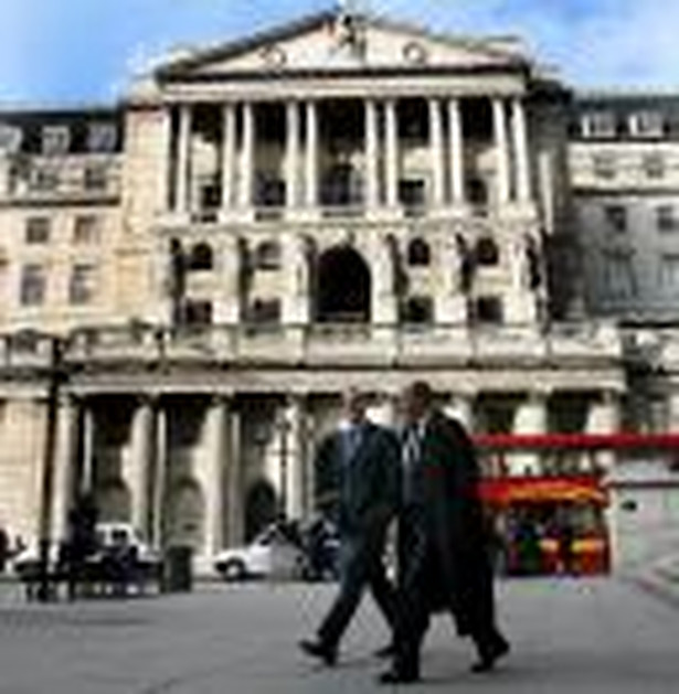 Według Bank of England ogólna suma wydatków banków centralnych i rządów na wsparcie sektora bankowego i płynności rynku finansowego sięga 5 bilionów funtów.