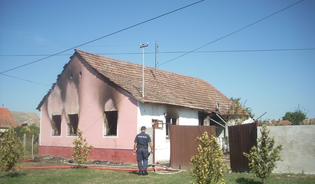 Kuća u kojoj su izgorela deca u selu Vajska