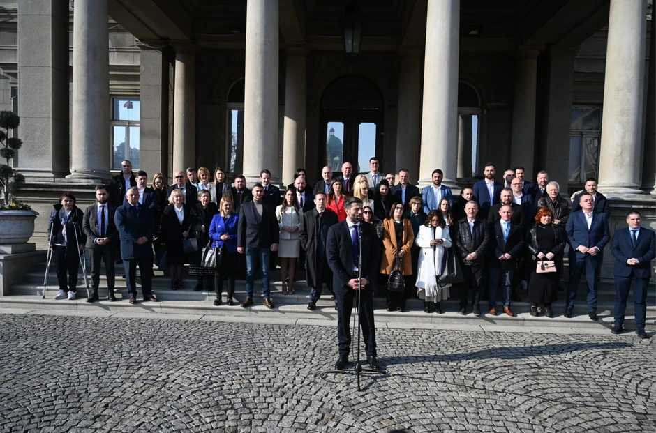 Može da se dogodi da i nakon novih izbora u Beogradu SNS i SPS imaju sličan ili isti broj mandata kao sada