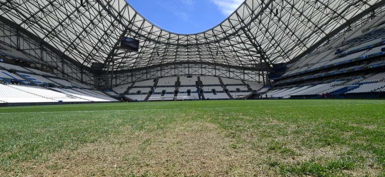 Na tym "klepisku" Polska zagra z Ukrainą. Tak wygląda murawa na Stade Velodrome