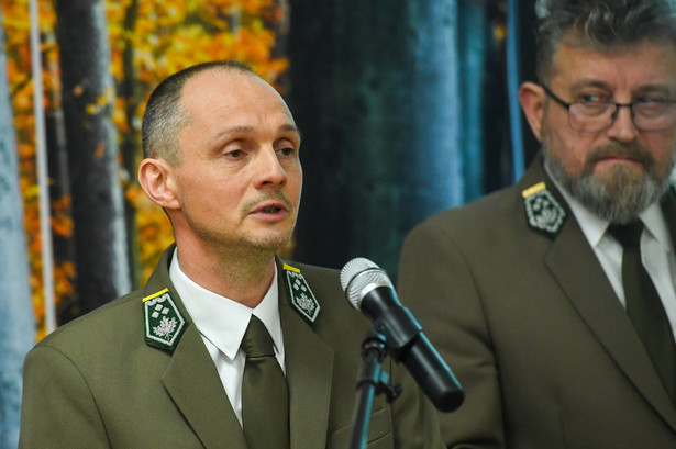 Dyrektor generalny Lasów Państwowych Witold Koss oraz p.o. dyrektor Ośrodka Kultury Leśnej w Gołuchowie Adam Kozyra