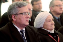 Komorowski spotkał się z prezydentami miast. Mówił o tanich deklaracjach, confetti i balonikach