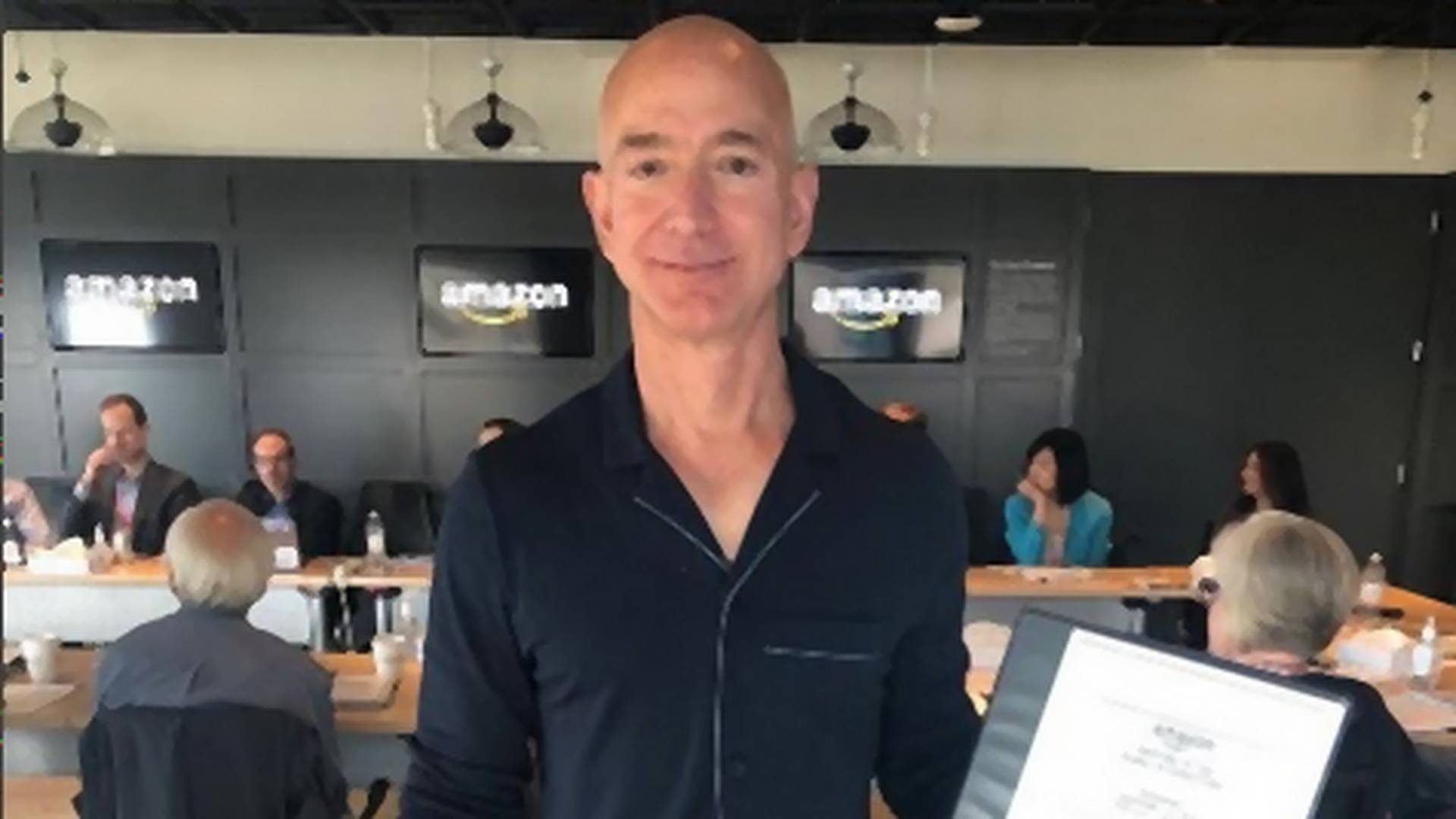Jeff Bezos će biti prvi trilioner na svetu - cifra od koje se svima zavrtelo u glavi
