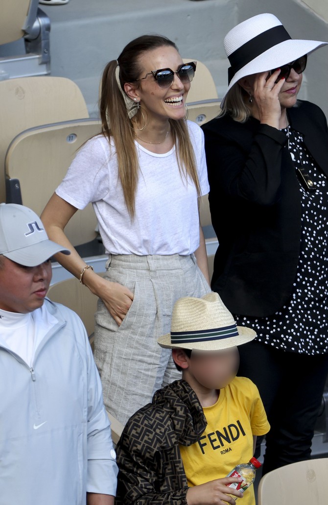 Jelena Đoković sa majkom Verom Ristić na Rolan Garosu foto: Jean Catuffe/DPPI/Shutterstock Editorial 