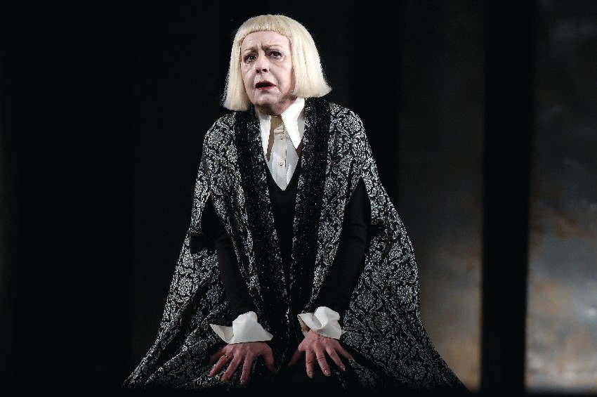 Ceca Bojković u predstavi "Ričard Treći"