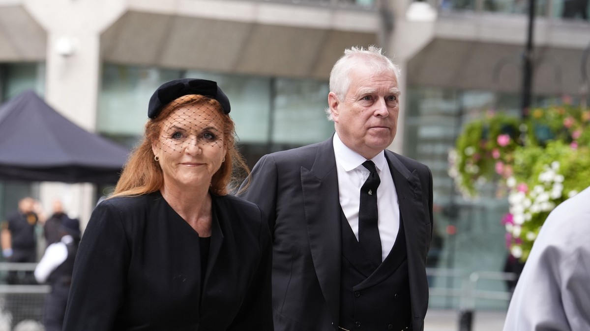 Sara Ferguson prvi put u javnosti posle 7 meseci: Gde se krije nakon što joj hapsili muža