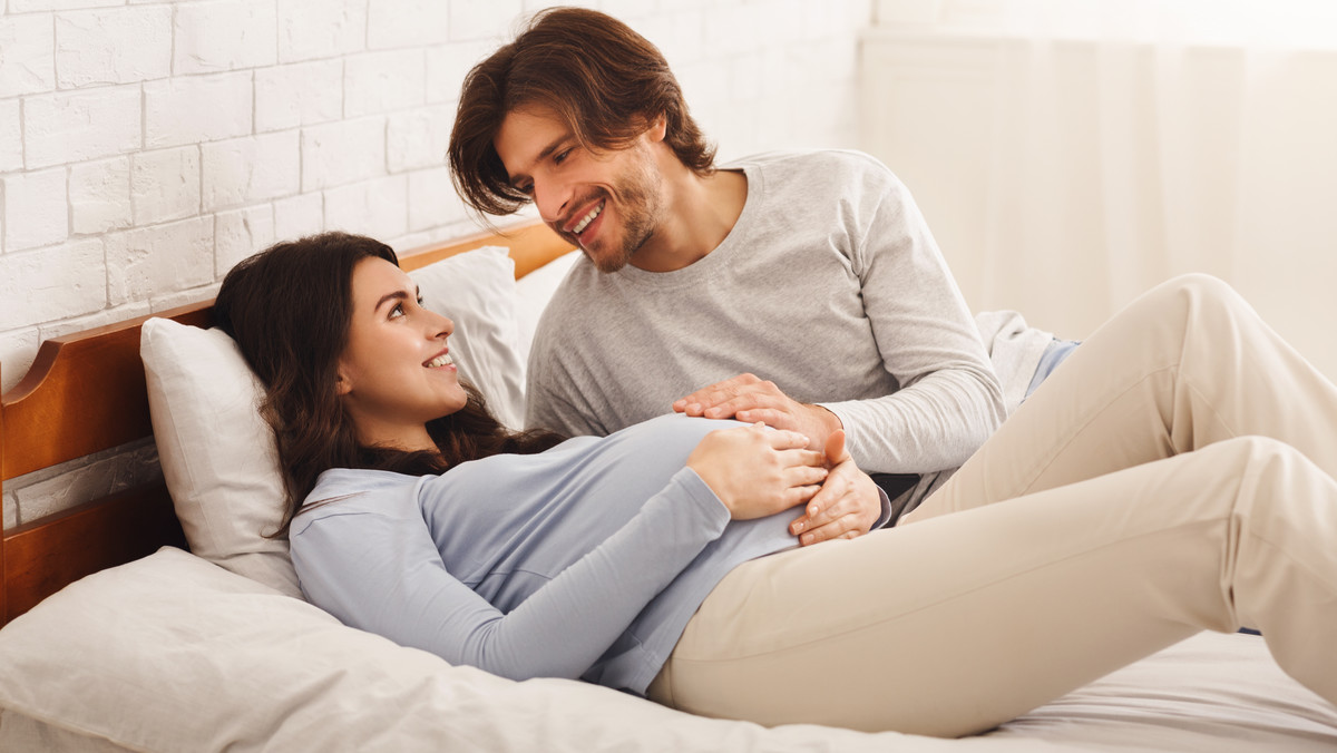Seks w ciąży: dlaczego warto? Pozycje na zajście w ciążę, przeciwwskazania 