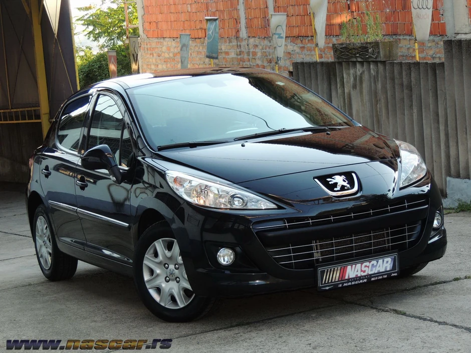 9-Peugeot-207